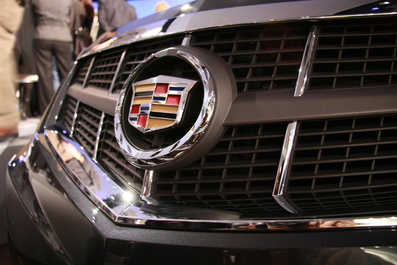 Illustration for article titled 2010 Cadillac SRX: When Luxury Crossover Meets Midsize SUV